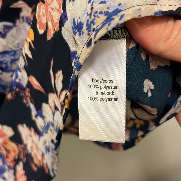 Maurice’s Floral Sleeveless Top - Black and Blue size Large - Picture 3 of 6